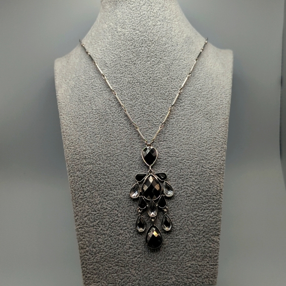 Silver Necklace with Cut Crystal Pendant - Picture 1 of 3